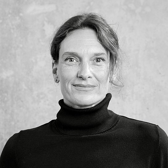 Portrait Prof. Dr. Yvonne Hardt